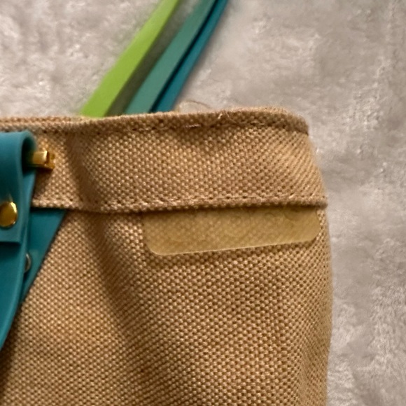 Crocs tote bag shoulder purse. Tan, blue & green. Excellent condition - Picture 9 of 13